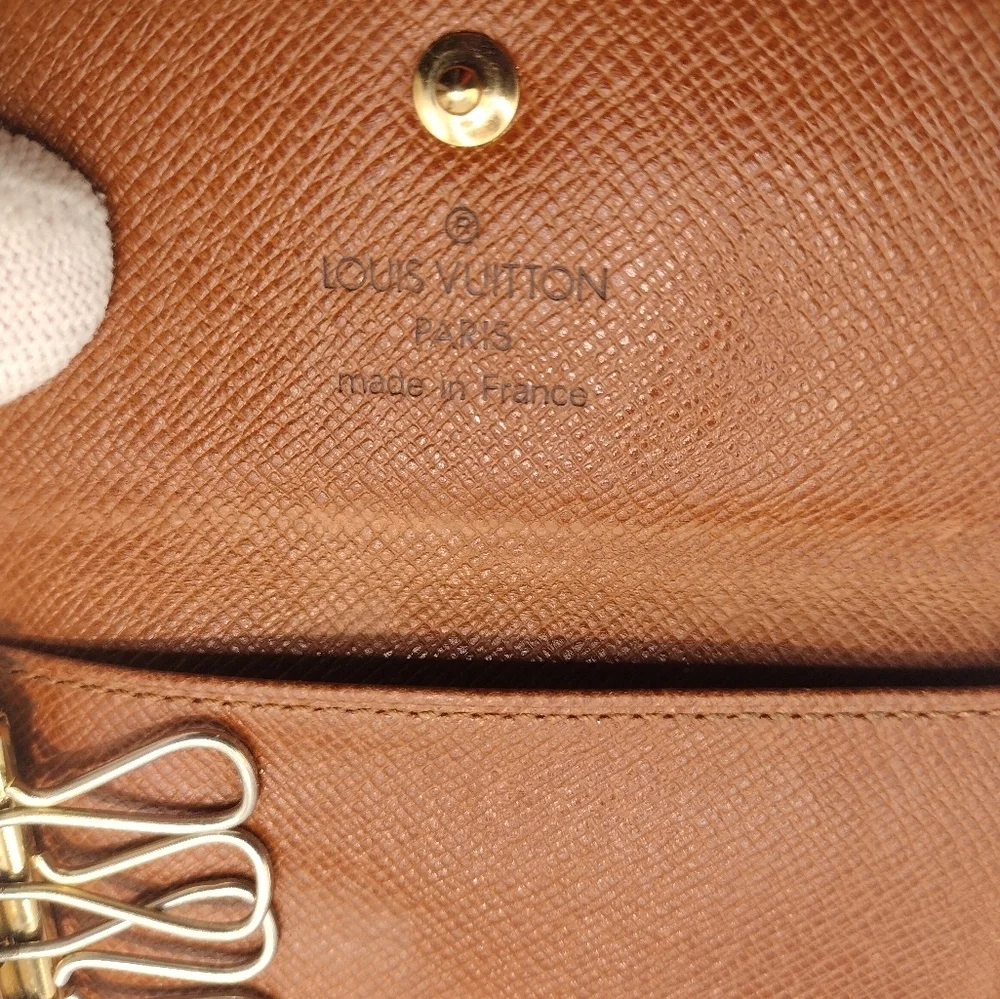 Louis Vuitton 4 Key Holder Case